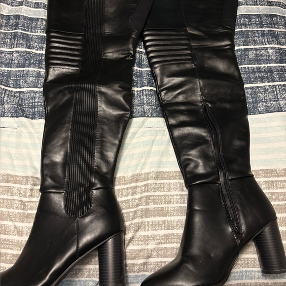 JustFab Shoes - Just fab Black Knee-High Women's Boots